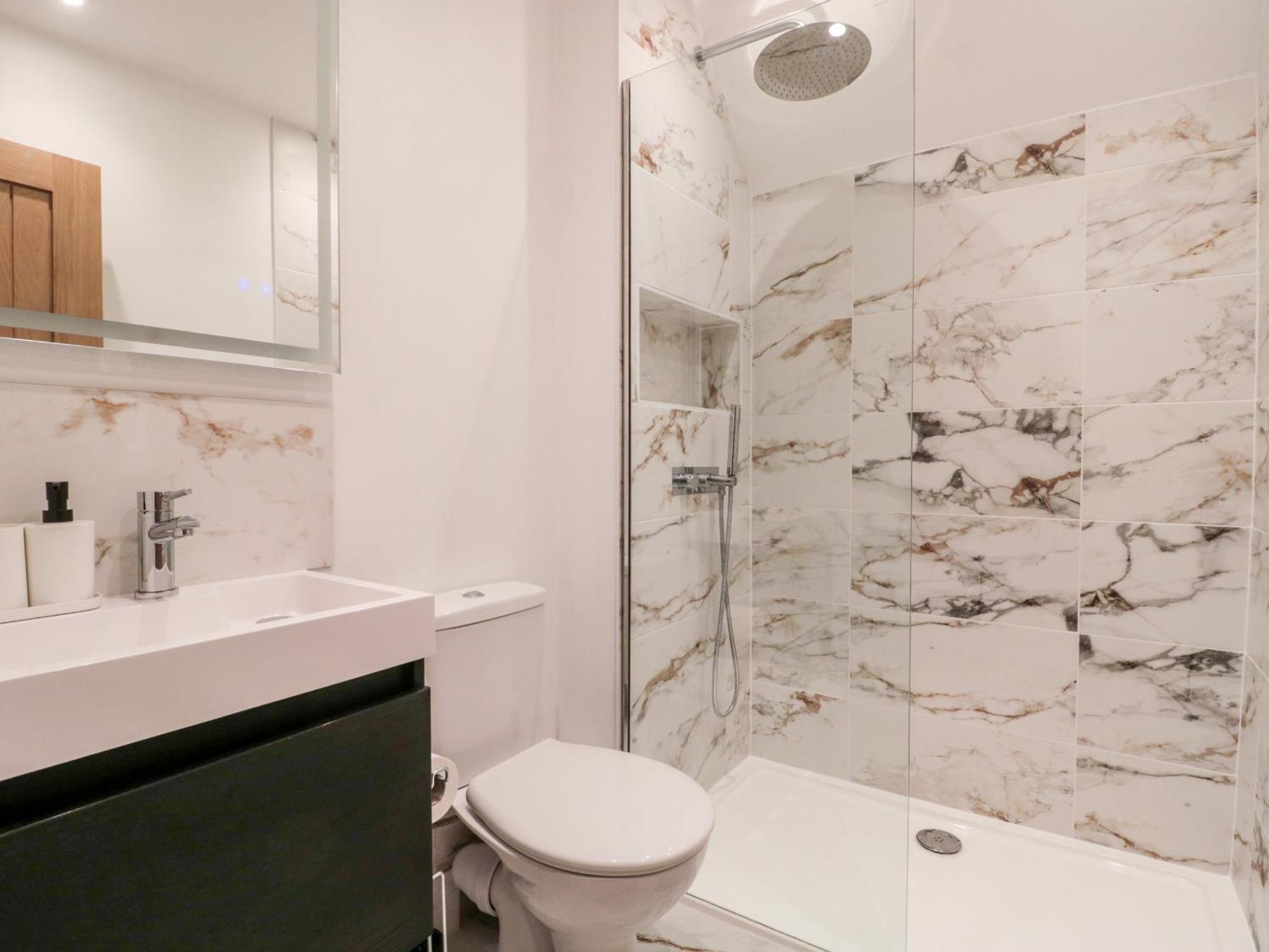 Purbeck Hotel Apartments - Flat 6 Свонідж Екстер'єр фото